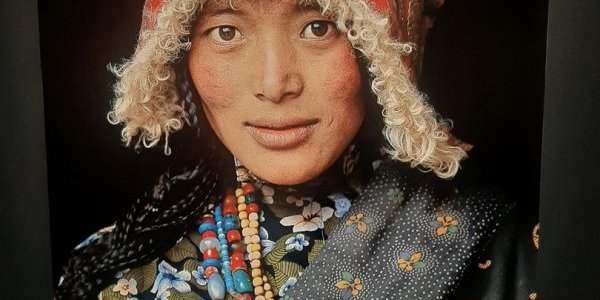 Visite de l'exposition ICONS by Steve McCurry