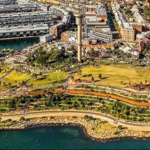 Balade urbaine : le CBD au bord de l'eau